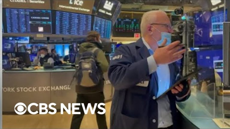 Stocks Rise After Federal Reserve Meeting Minutes Released