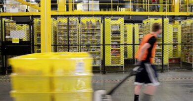Amazon Begins Biggest-Ever Round of Job Cuts