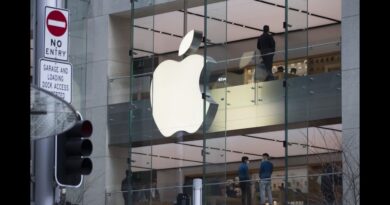 Apple to Ease Grip on App Store