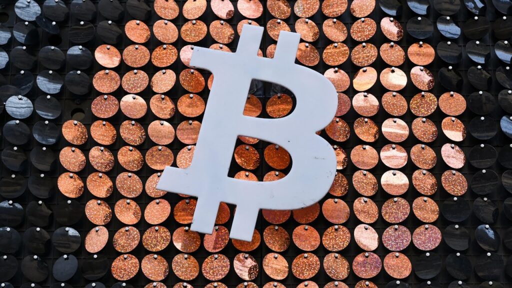 Bitcoin Holds Above ,000 After Week of Crypto Rout