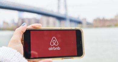 Airbnb Expects Bookings to Slip in Fourth Quarter