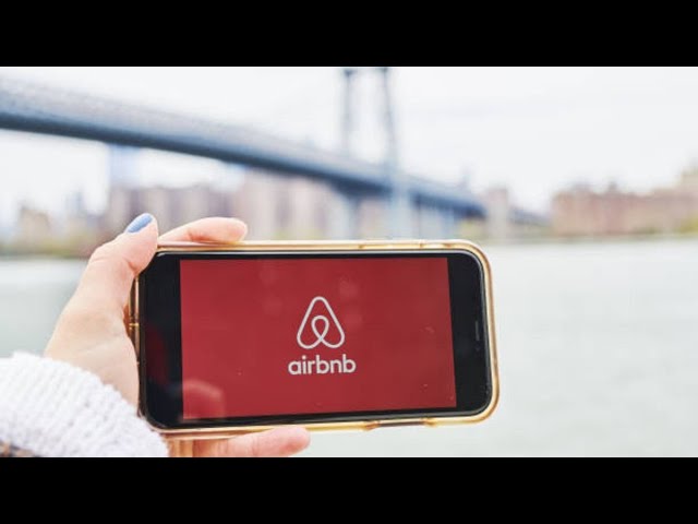 Airbnb Expects Bookings to Slip in Fourth Quarter