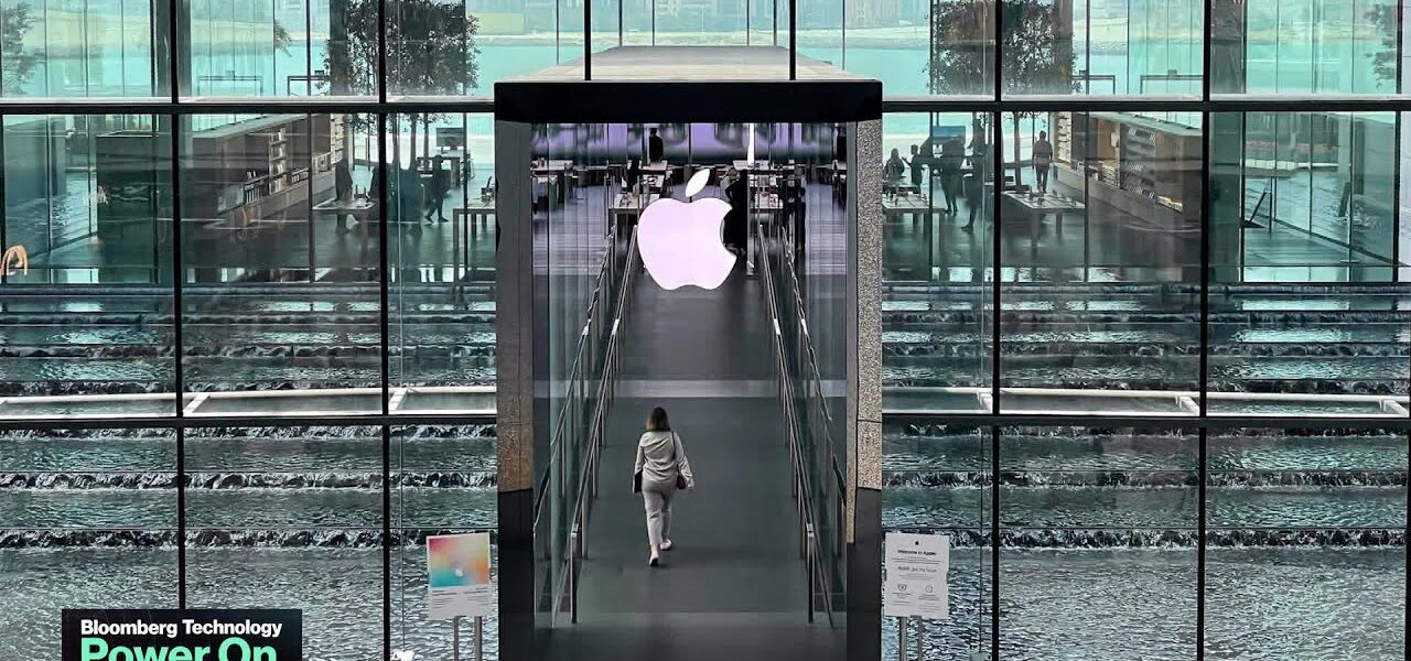 Apple Expects Up to  Billion Revenue Dropoff