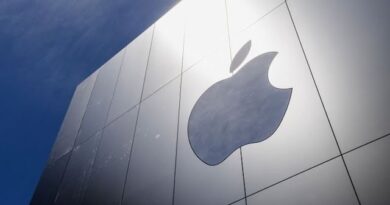 Apple Said to Slow Hiring and Spending