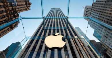 Apple Sales Top Estimates, New Buybacks Announced