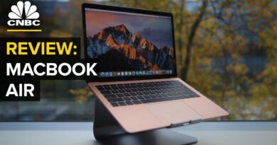 Apple's Macbook Air Reviewed