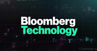 ‘Bloomberg Technology’ Full Show (04/01/2022)