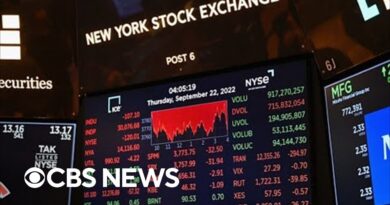 Dow drops below 30,000 for first time since 2020