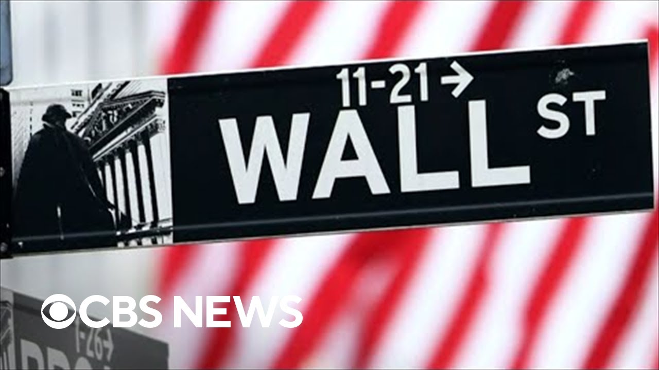 Dow Jones Plummets 880 Points Amid Latest Inflation Numbers