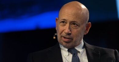 Goldman’s Blankfein Says US Should Prepare for Recession