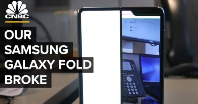 Our Samsung Galaxy Fold Broke After Two Days