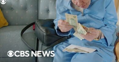 Social Security bill would give seniors an extra ,400 a year