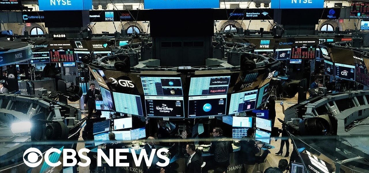 Stock markets end the day up after hitting low points