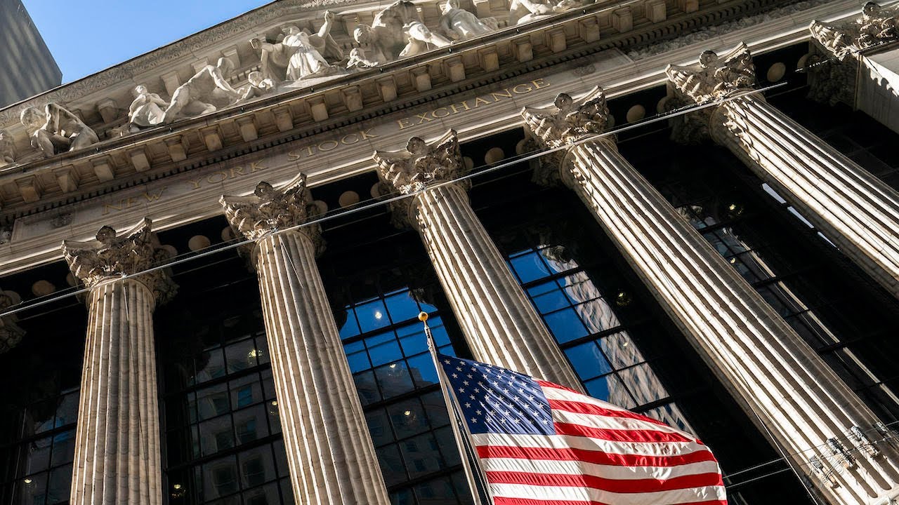 Stocks Drop But Financial Expert Says U.s. Economy Is In Good Shape