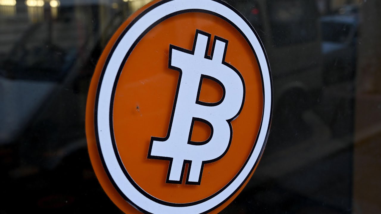 Wall Street Bear Bets On Bitcoin