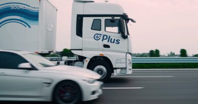 Aurora Rolls Out Self-Driving Semi Trucks