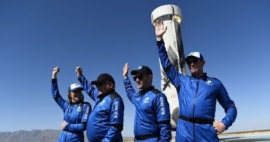 Blue Origin’s Paying Customers Say Space A ‘Privilege’ For Pioneers