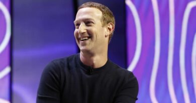Hoffman: Zuckerberg Called 'Immediately' After Facebook Critics