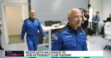 Jeff Bezos Prepares for Space Flight
