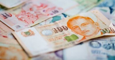 Macquarie Favors Taiwan, Singapore Dollars, Le Says