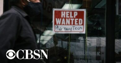 New jobless claims down slightly after unexpected rise