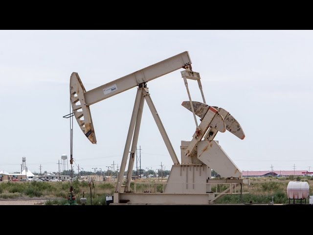 Oil Investors Weigh Recovery, Iran Talks