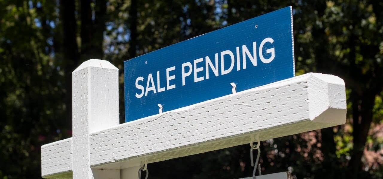 Pending home sales slide in November