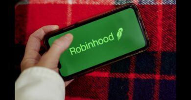 Robinhood Struggles One Year After GameStop Fiasco