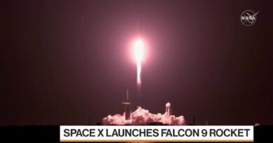 SpaceX Launches Falcon 9 Rocket