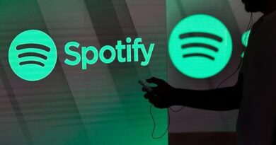 Spotify CEO Won't Drop Joe Rogan