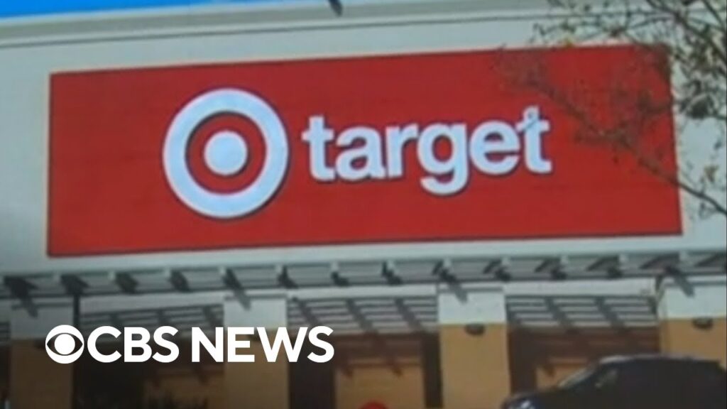 Target warns of weak holiday shopping season