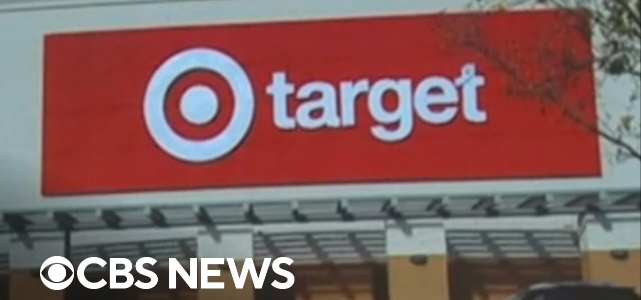 Target warns of weak holiday shopping season