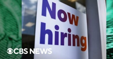 U.S. job growth soars in start of new year