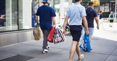 U.S. Retail Sales Unexpectedly Rise in August