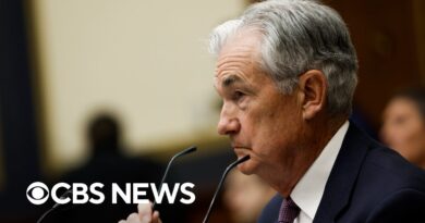 White House tries to calm banking concerns as Federal Reserve weighs interest rate hike