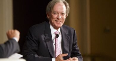 Bill Gross Tells Investors to Play Defense