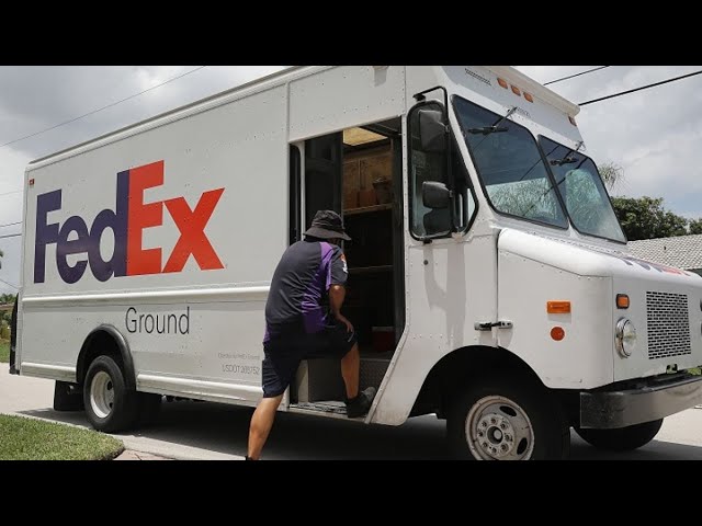 Cowen Analyst Becker ‘Hopeful’ FedEx Shares Have Reached the Bottom