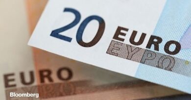 Euro Approaching ‘Costly Level,’ Natixis’ Dwek Says