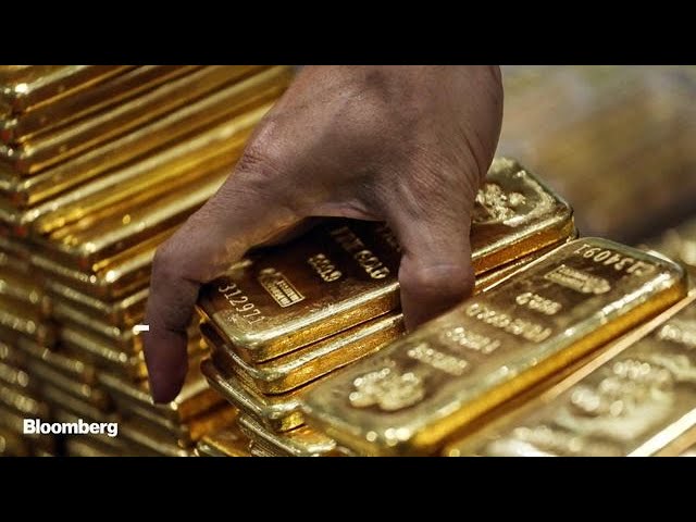 Gold Surges to 6-Year High on U.S.-Iran Tensions