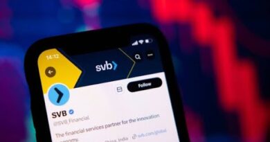 Khosla Says Fallout of SVB Will Be Felt for Months