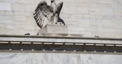 Minutes Show Fed Officials Saw Need for More Rate Hikes