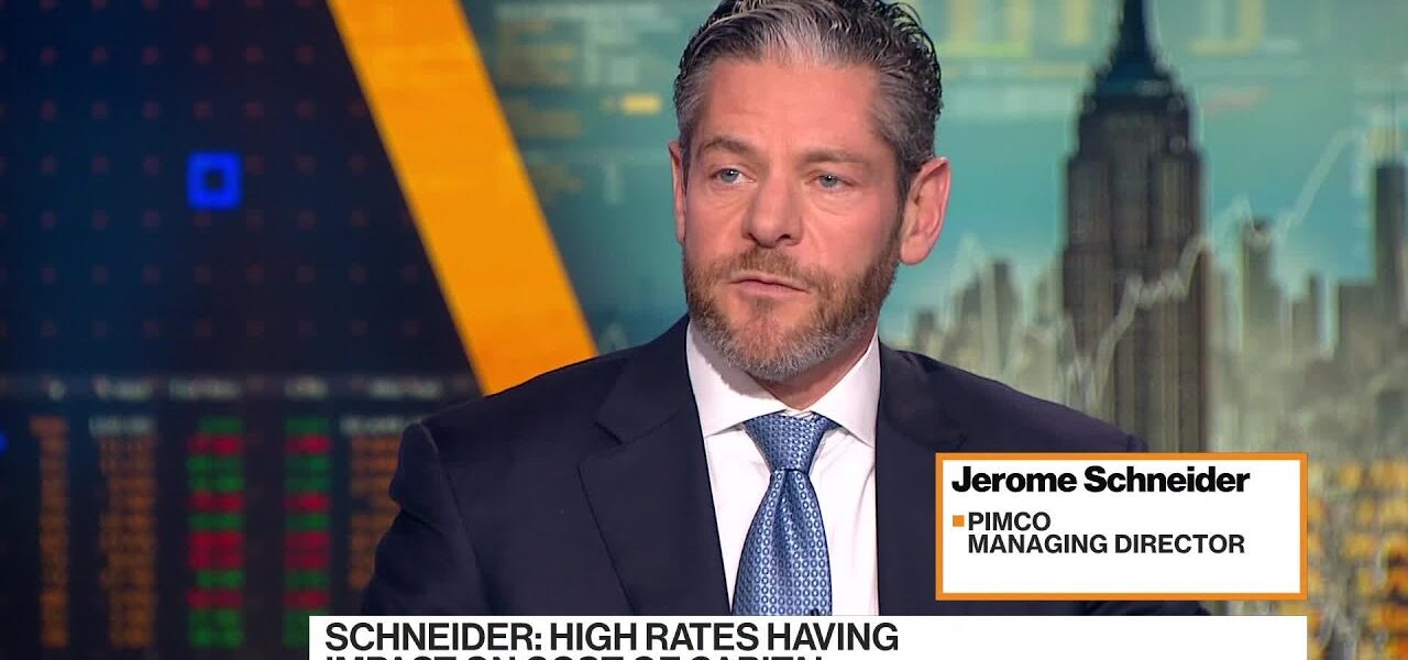 Pimco’s Schneider Expects a Modest Recession