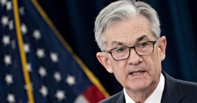 Powell Says Fed Has No Intention to Buy Equities