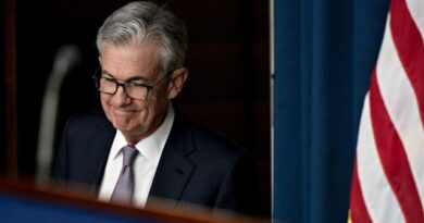 Powell Says Fed Isn’t Even Thinking of Raising Rates