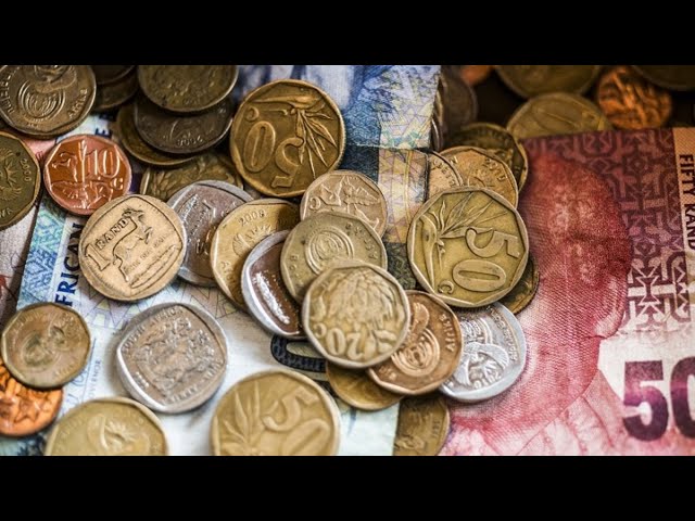 Rand, Bonds Gain as South Africa Dodges a Downgrade