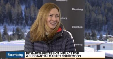 `Substantial’ Market Correction Is Unlikely, Fidelity’s Richards Says