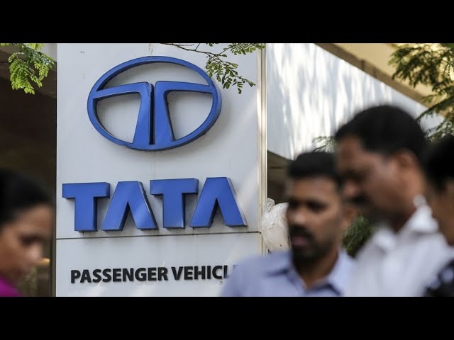 Tata Motors’ High Debt Seen as Risk, Analyst Says