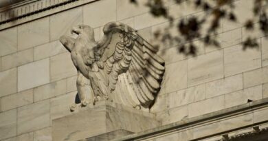 The Fed Needs to Ease a Lot More, Strategist Ian Harnett Says