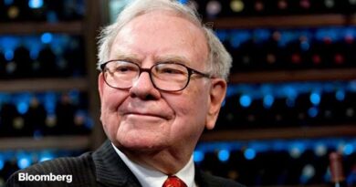 Warren Buffett’s Berkshire Sells Stakes in Four Airlines