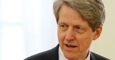 Yale’s Shiller Not Surprised by Divergence Between Markets, Economy